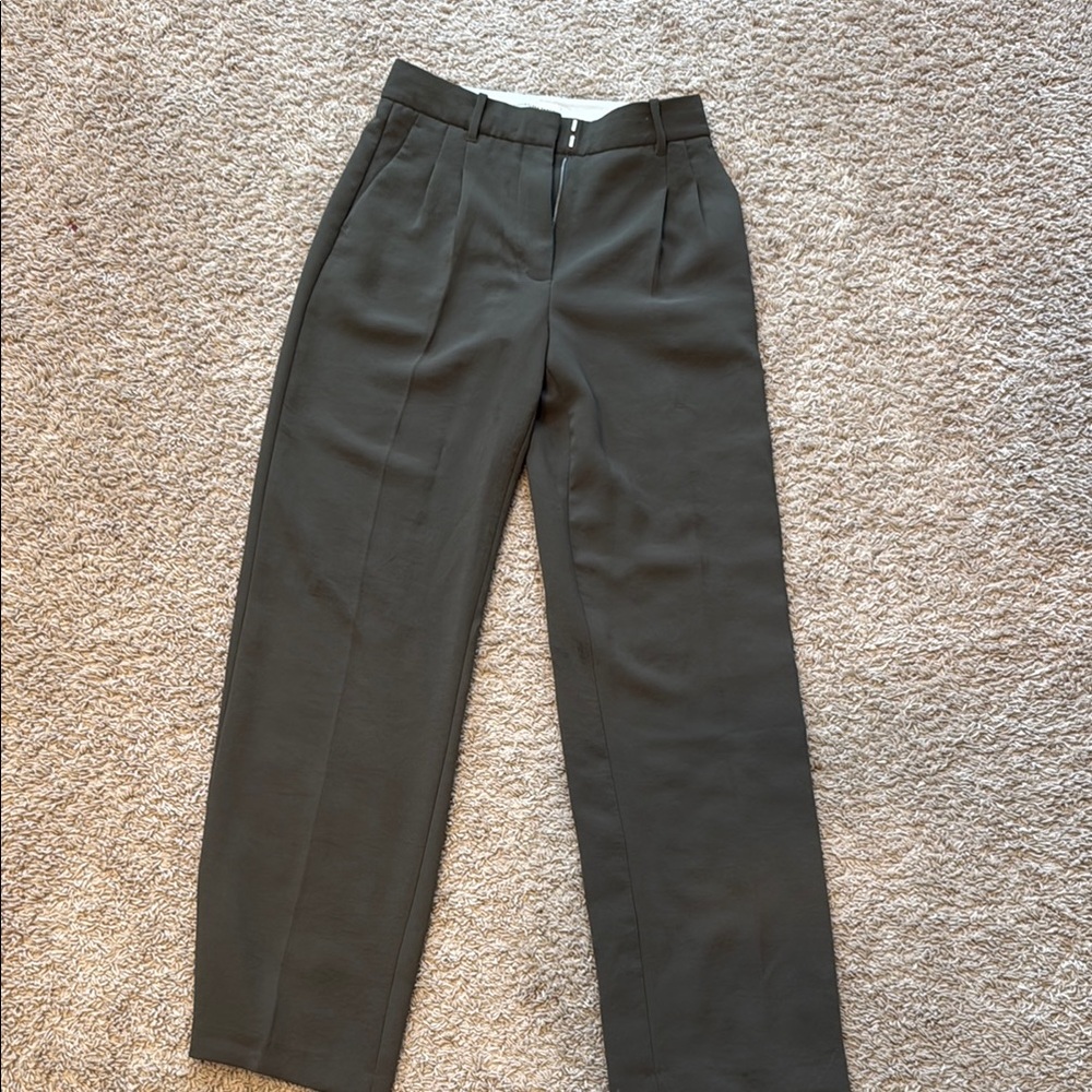 Aritzia The Effortless Pant